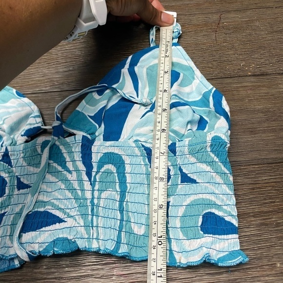 Garage Women's Blue Halter Keyhole Top Large 
NWT - Picture 7 of 7